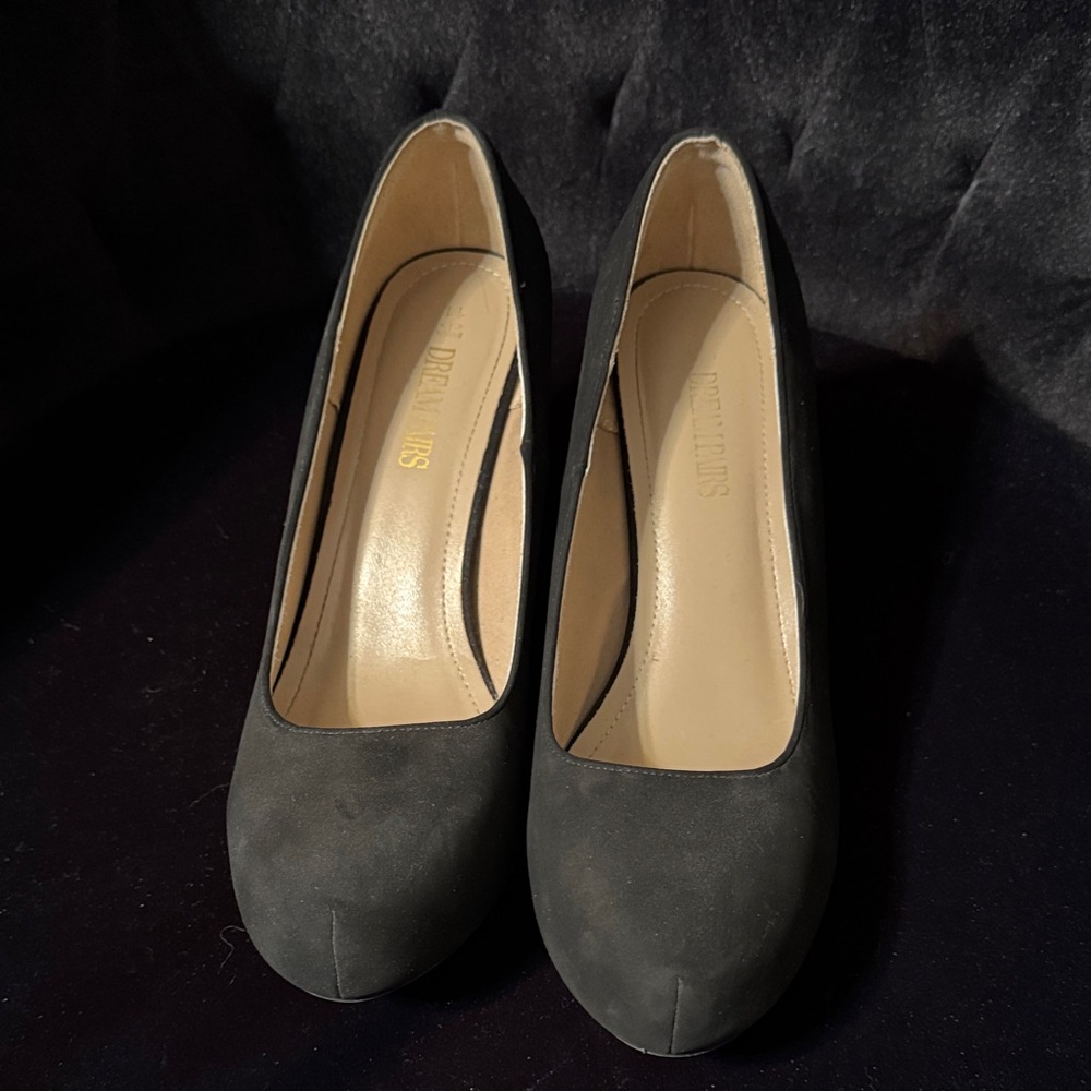 Dream Pairs Classic Black Heels
